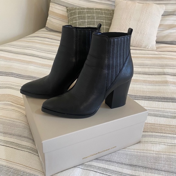 Marc Fisher LTD Alva Pointy Toe Bootie Black - Size 7 - Picture 5 of 14